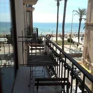 https://estrella-primero-de-mayo.catalonia-hotels.com